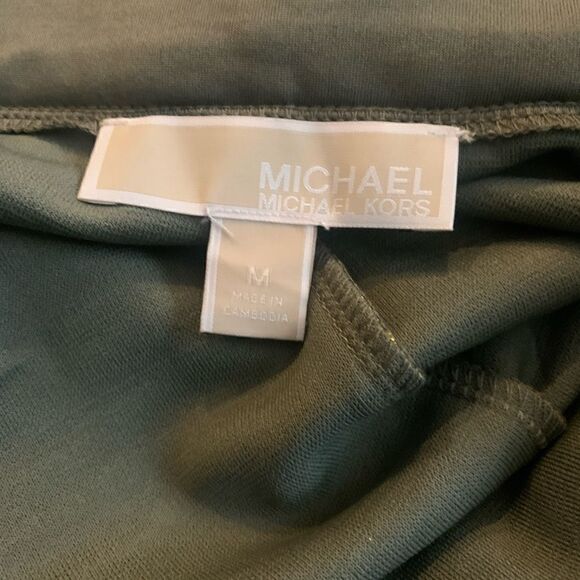 Michael Kors womans mini skirt perfect for summer. NWOT - Picture 5 of 7